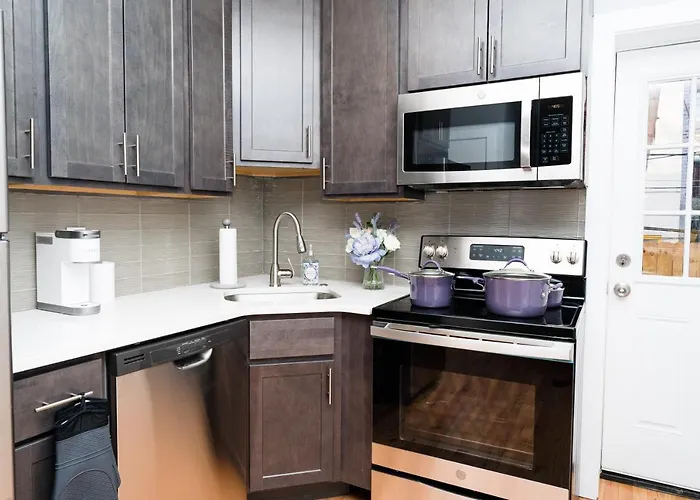 Swing Bed, Art Museum, 2Br/2Ba Home In Brewerytown