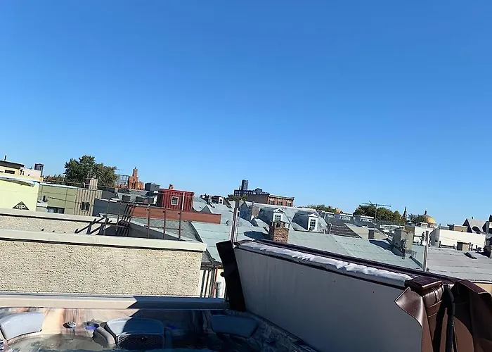 Center City Roofdeck Hot Tub W Garage