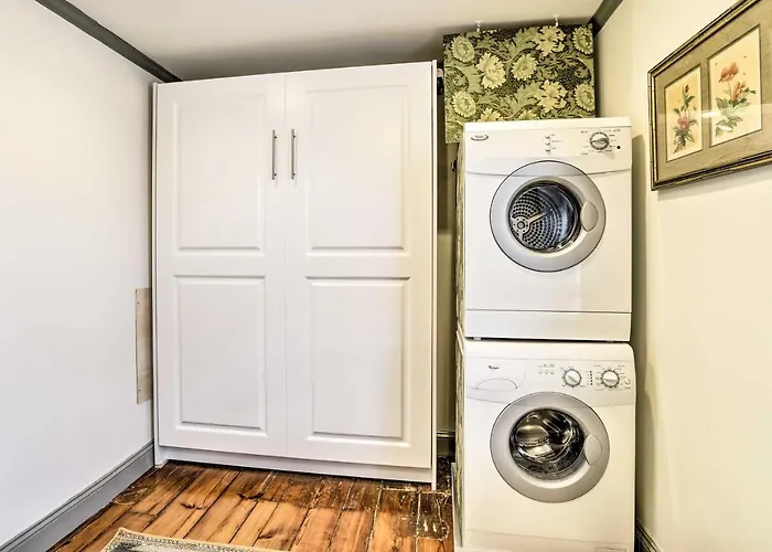 Historic Home W/ Garden: Walk To Center City!