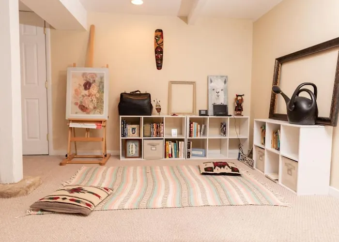 Massive Bohemian Oasis In Philly 5 Bdrm Sleeps 12