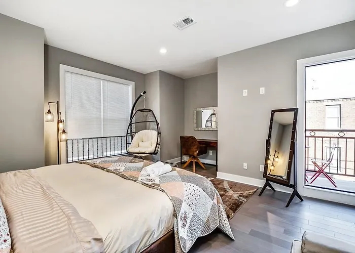 Exceptional Downtown Townhome With Roof Deck -4Bedroom & 3Baths